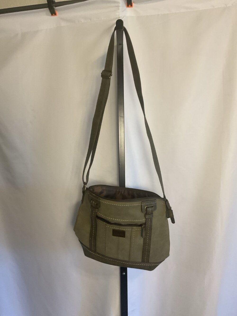 B.O.C. Born Concepts Green Crossbody Shoulder Bag Zip Top Casual Purse - Picture 2 of 8